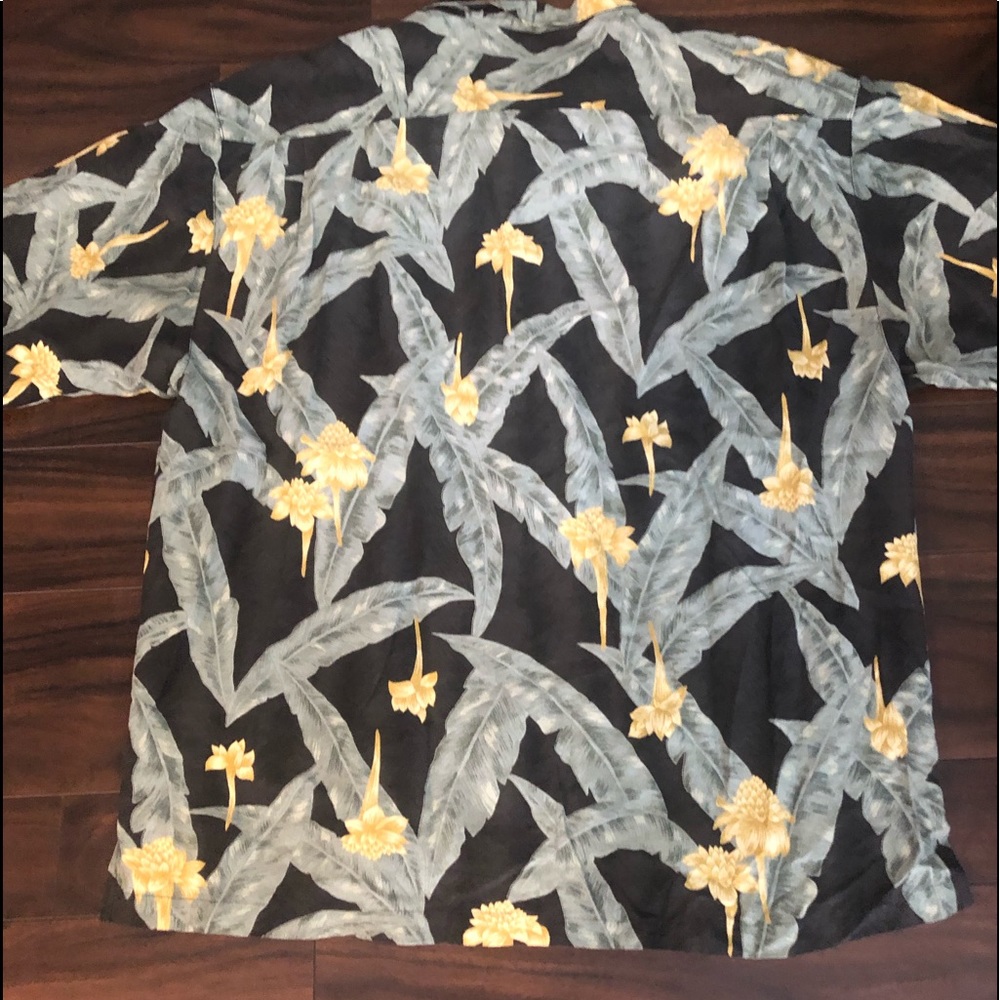 Tommy Bahama Men Green Black Cotton blend Floral Short Sleeve Button Up Shirt